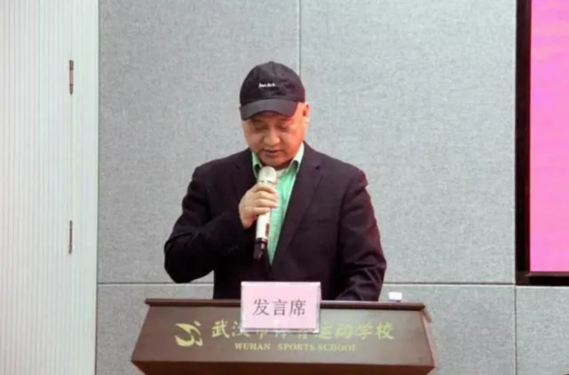 網(wǎng)球明星鄭欽文父親開網(wǎng)球?qū)W校，這事你怎么看？